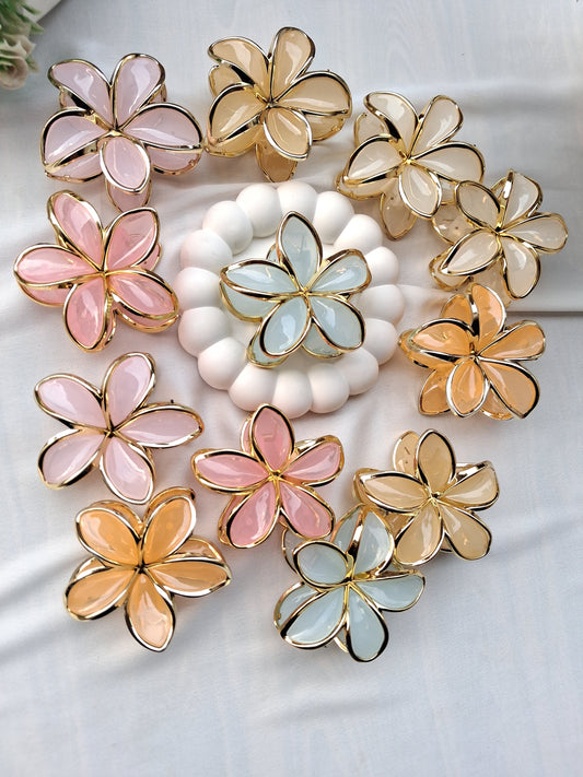 Flower hair claw